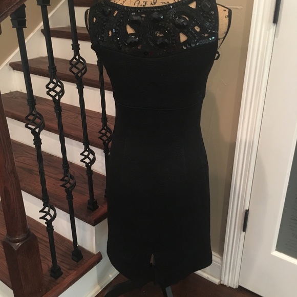 Stunning holiday dress - Picture 2 of 3